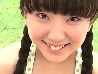 adolescente japonês bonito com tranças