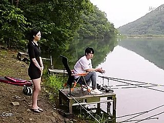 Camping Village Wife: Bludgeon Korean Video