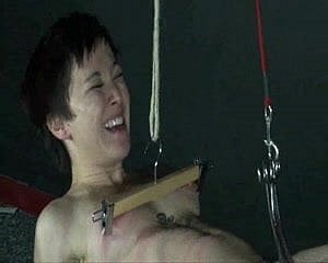 BDSM اليابانية وتيط التعذيب